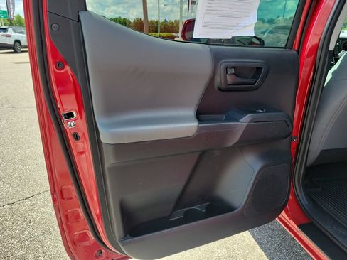 Used 2019 Toyota Tacoma SR w/ SR Convenience Package AWD/4WD image 13