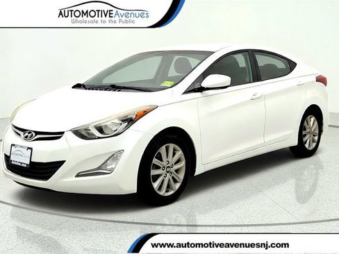 Used 2016 Hyundai Elantra SE w/ Option Group 02 FWD image 1
