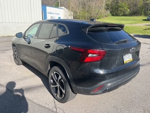 Used 2024 Chevrolet Trax RS w/ Driver Confidence Package FWD image 8