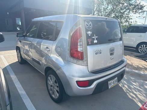 Used 2012 Kia Soul + w/ Audio Pkg FWD image 2