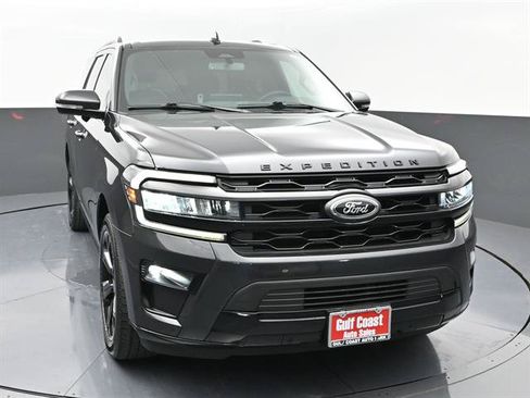 Certified 2023 Ford Expedition Limited RWD image 3