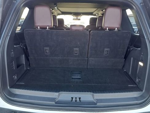 Used 2024 Ford Expedition Limited image 11