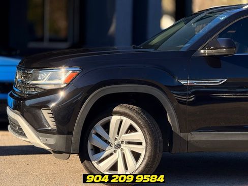 Used 2021 Volkswagen Atlas Cross Sport SE FWD image 2