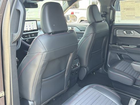 New 2026 Ford Explorer ST-Line w/ ST-Line Street Pack image 22