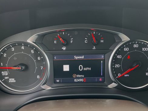 Used 2023 GMC Acadia SLT w/ Preferred Package image 3