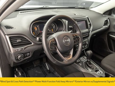 Used 2019 Jeep Cherokee Latitude w/ Cold Weather Group AWD/4WD image 5
