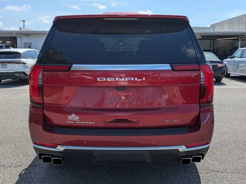 Used 2025 GMC Yukon Denali w/ Denali Reserve Package AWD/4WD image 4