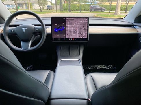 Used 2022 Tesla Model 3 image 21