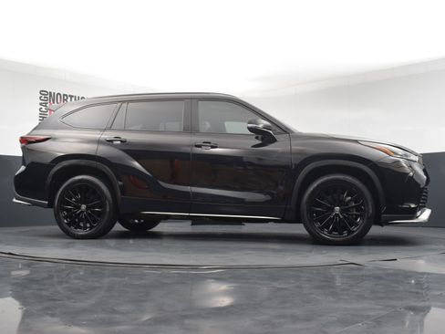 Used 2024 Toyota Highlander Limited AWD/4WD image 32