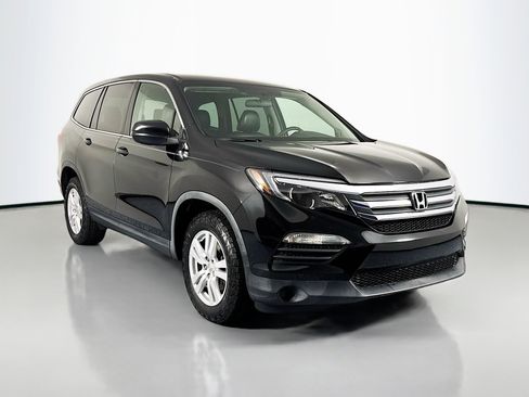 Certified 2017 Honda Pilot LX image 3