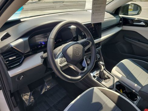 Certified 2025 Volkswagen Taos S FWD image 19