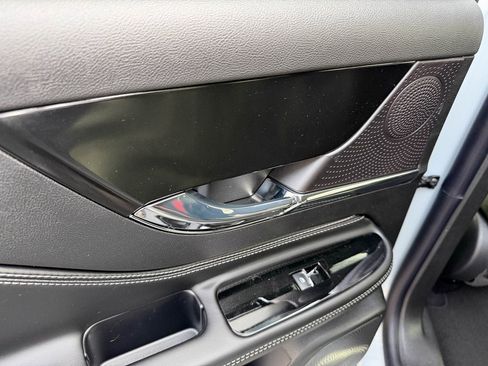 New 2026 Lincoln Corsair Premiere image 16