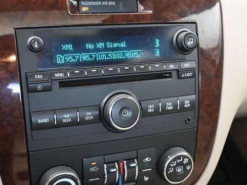 Used 2011 Chevrolet Impala LT w/ Luxury Edition Package image 27