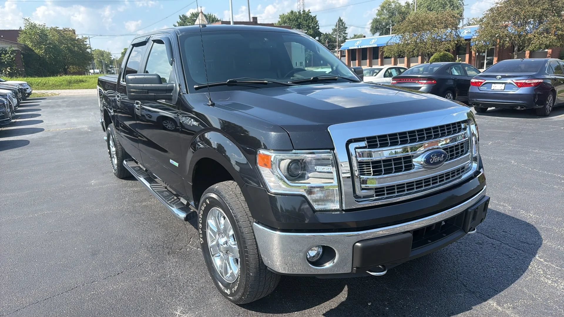 Used 2014 Ford F150 XLT w/ Equipment Group 302A Luxury AWD/4WD image 3