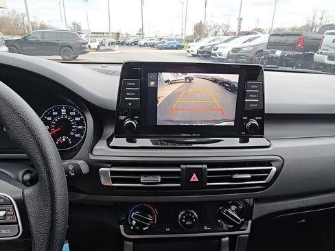 Used 2022 Kia Seltos LX image 20