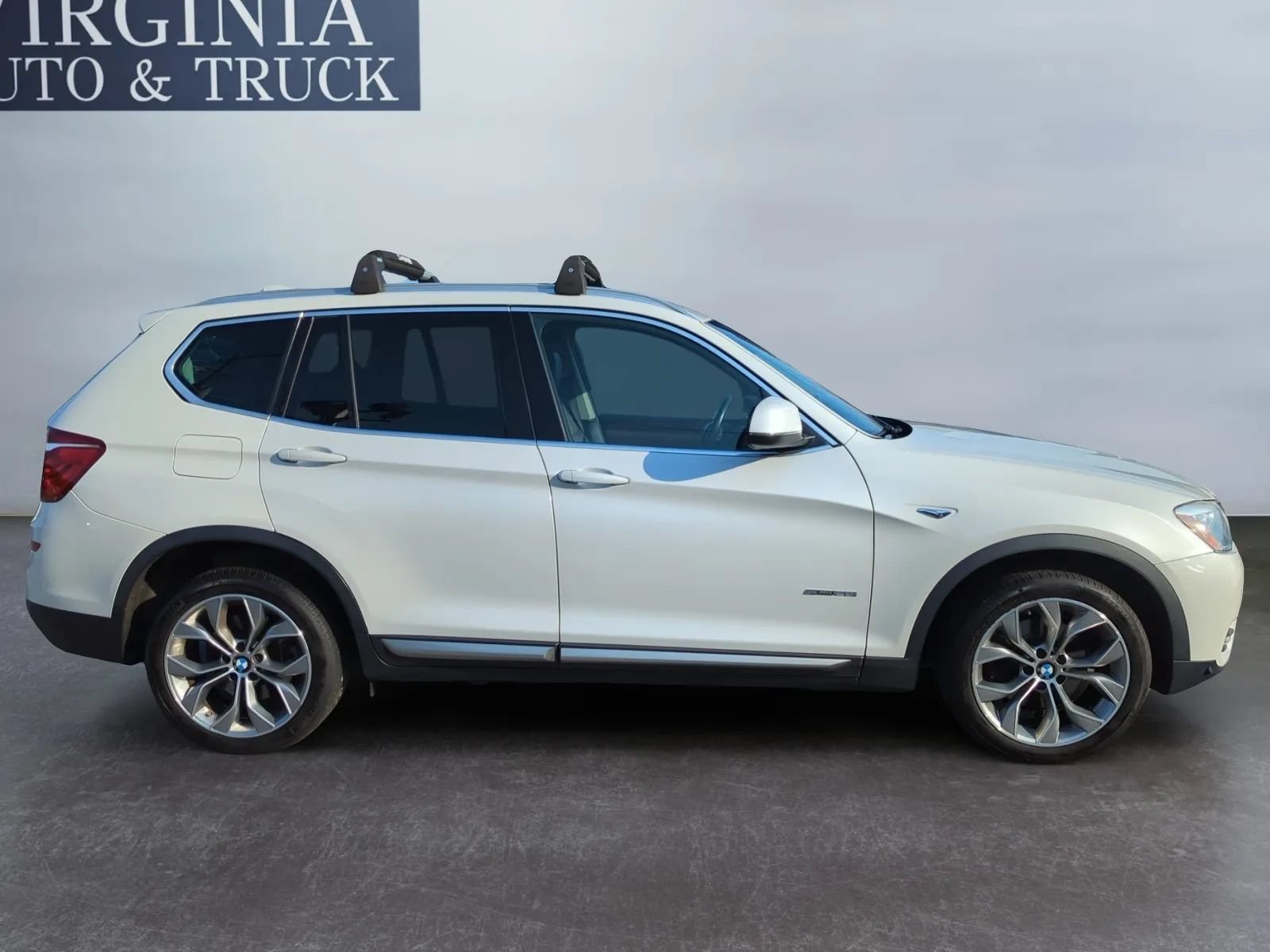 Used 2017 BMW X3 sDrive28i RWD image 7