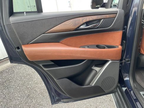 Used 2020 Cadillac Escalade Luxury RWD image 29
