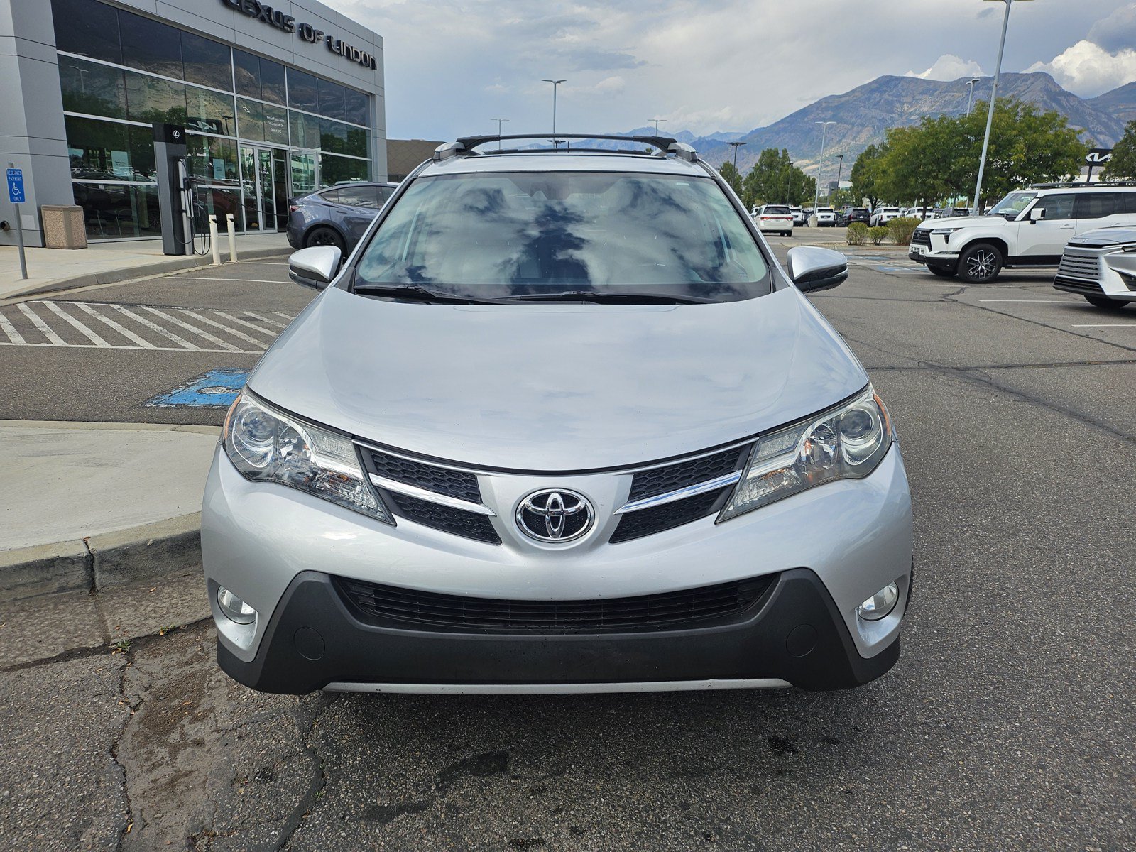 Used 2015 Toyota RAV4 Limited w/ Technology Package FWD image 2