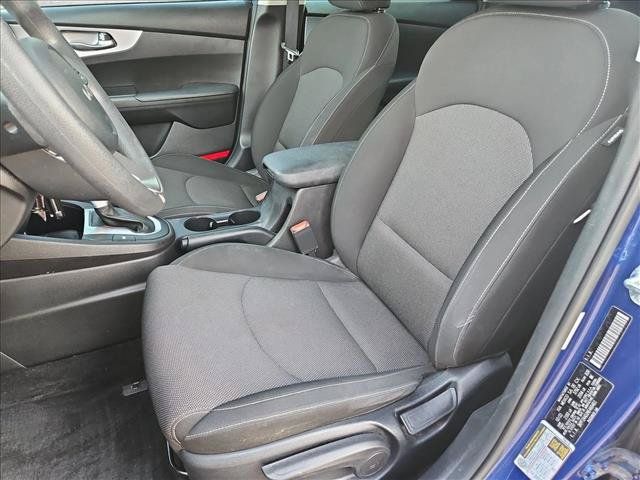 Used 2022 Kia Forte LXS w/ LXS Technology Package FWD image 14