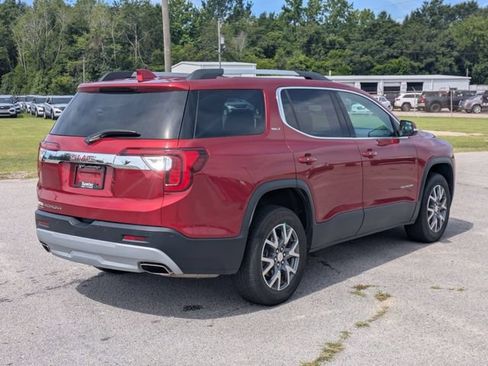 Used 2023 GMC Acadia SLT FWD image 3