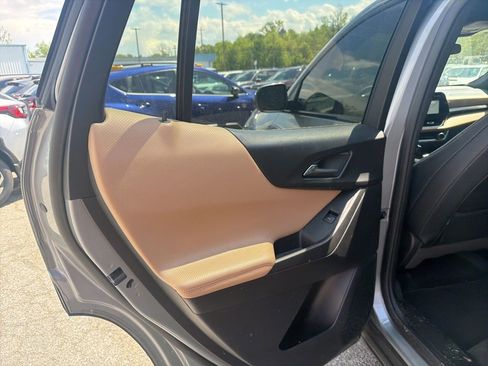 Used 2025 Chevrolet Equinox ACTIV image 17