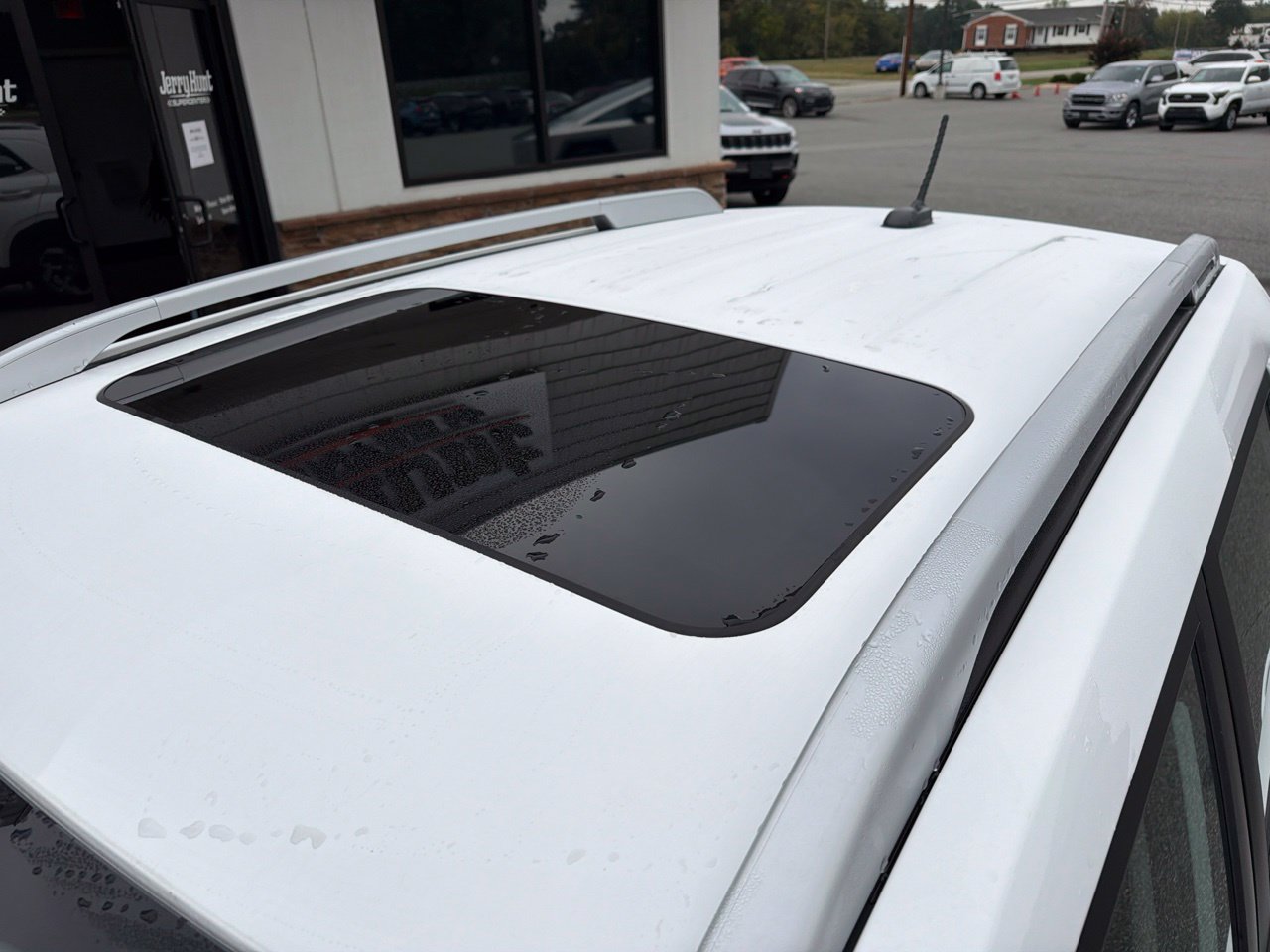 Used 2025 Hyundai Venue SEL FWD image 14