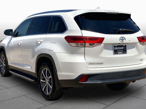 Used 2019 Toyota Highlander XLE FWD image 11