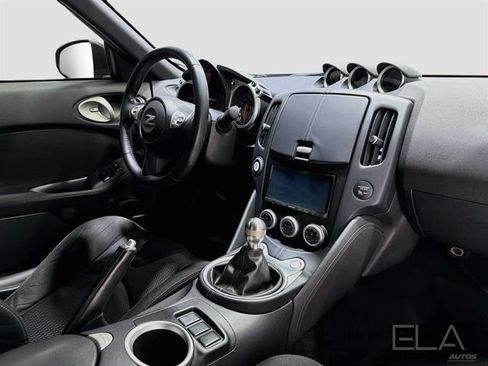 Used 2013 Nissan 370Z Coupe RWD image 24