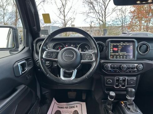 Used 2022 Jeep Wrangler Unlimited Sahara image 21
