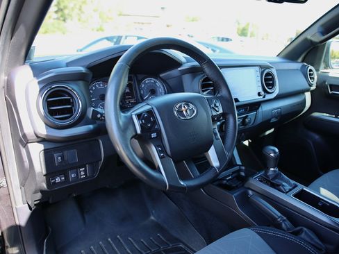 Used 2021 Toyota Tacoma TRD Off-Road w/ Technology Package image 17
