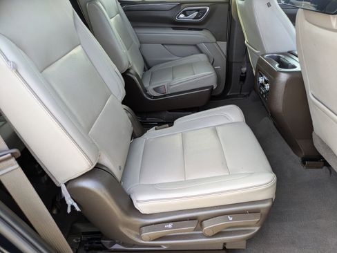 Used 2021 GMC Yukon SLT w/ SLT Luxury Plus Package image 13