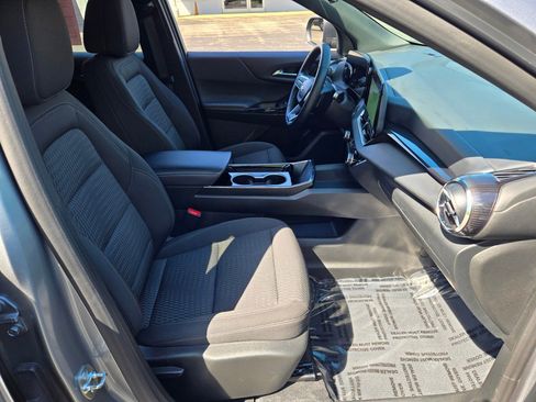 Certified 2025 Chevrolet Equinox LT FWD image 8