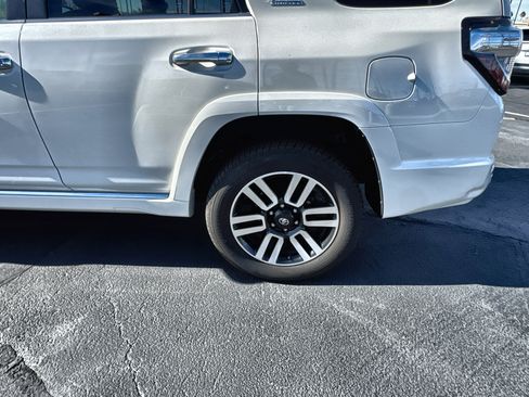 Used 2015 Toyota 4Runner SR5 image 33