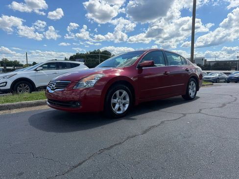 Used 2009 Nissan Altima 2.5 SL w/ Technology Pkg FWD image 3