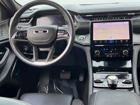 Used 2022 Jeep Grand Cherokee L Overland w/ Luxury Tech Group IV image 16