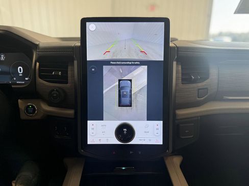 Certified 2022 Ford Expedition Limited image 17