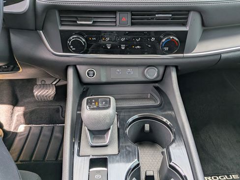 Certified 2023 Nissan Rogue S image 22