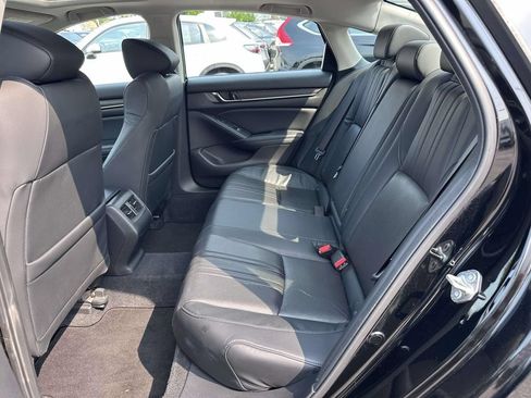 Used 2018 Honda Accord Touring image 14
