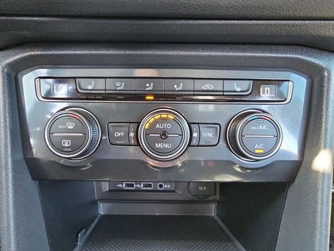 Used 2019 Volkswagen Tiguan SE image 25