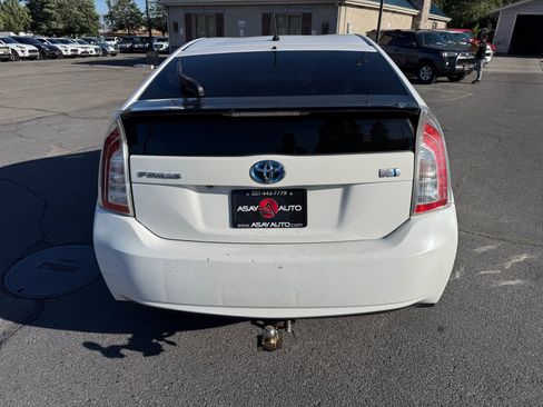 Used 2015 Toyota Prius Two FWD image 4