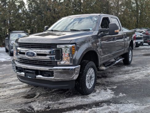 Used 2019 Ford F250 XLT w/ Snow Plow Prep Package image 12