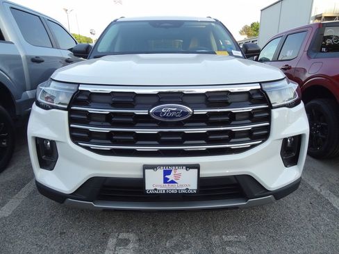 Used 2026 Ford Explorer Active w/ Active Comfort Package AWD/4WD image 2