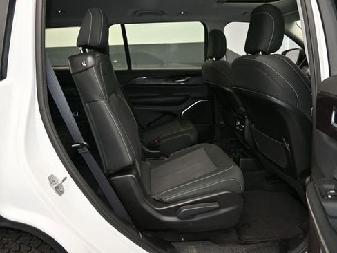 Used 2022 Jeep Grand Cherokee L Laredo w/ Luxury Tech Group I image 40