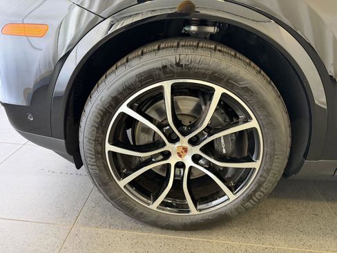 New 2026 Porsche Cayenne Coupe image 10
