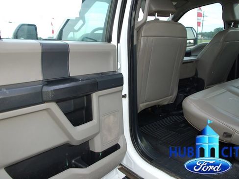 Used 2022 Ford F250 XL w/ Power Equipment Group AWD/4WD image 13