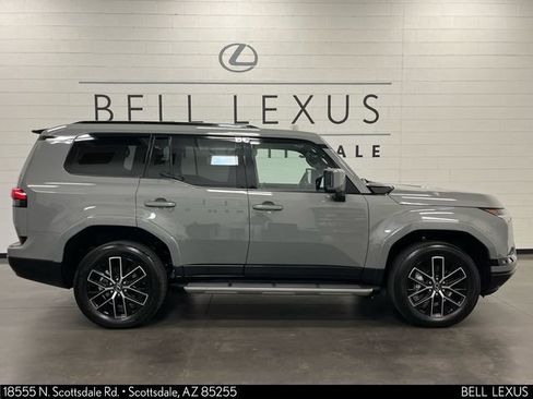 Used 2026 Lexus GX 550 w/ Cold Area Package AWD/4WD image 3