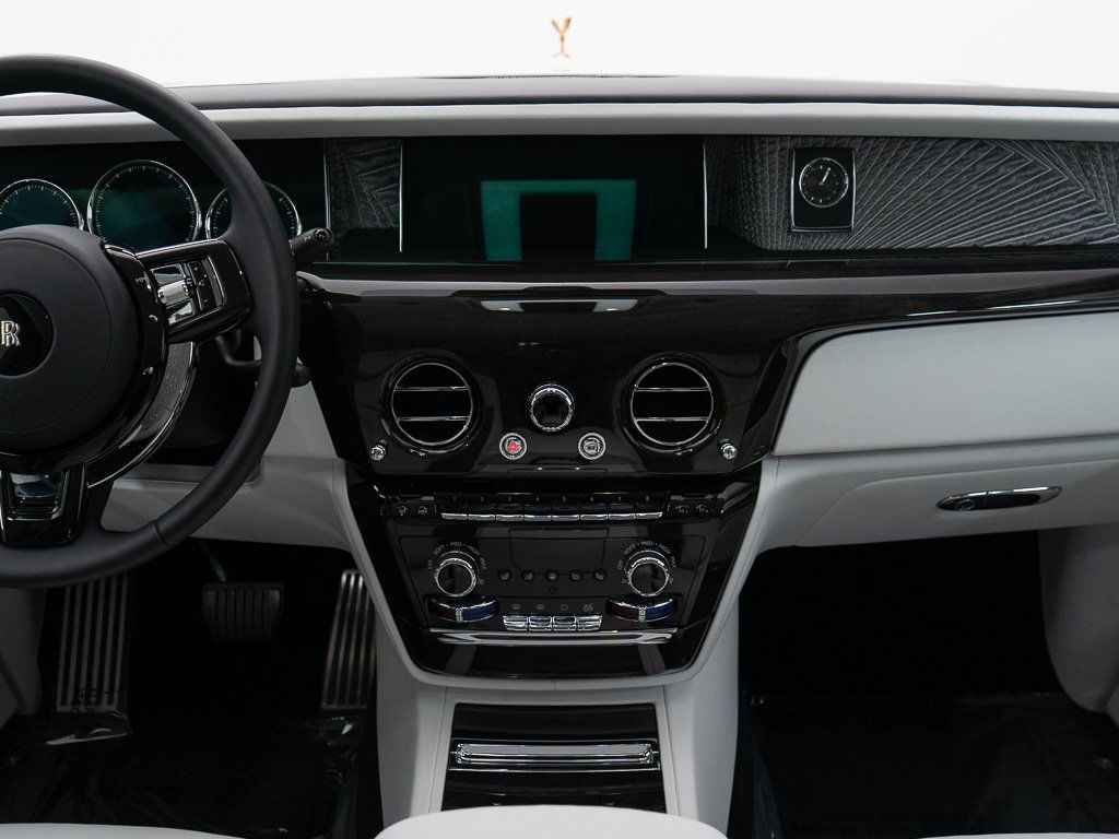 Certified 2023 Rolls-Royce Phantom Sedan RWD image 38