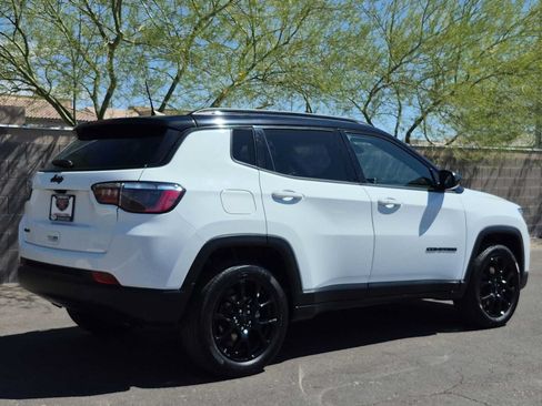 Used 2023 Jeep Compass Latitude AWD/4WD image 8