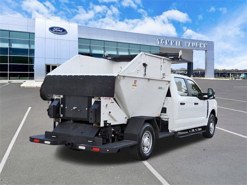 Used 2023 Ford F250 XL image 4