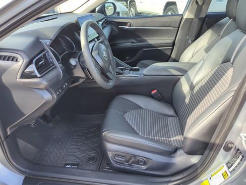 Used 2024 Toyota Camry SE image 8